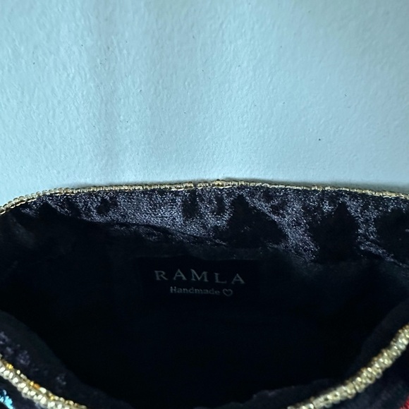 NEW Never Used Ramla Mumbai Black Velvet Multi-Colored Embroidered Beaded Bag - Picture 7 of 9